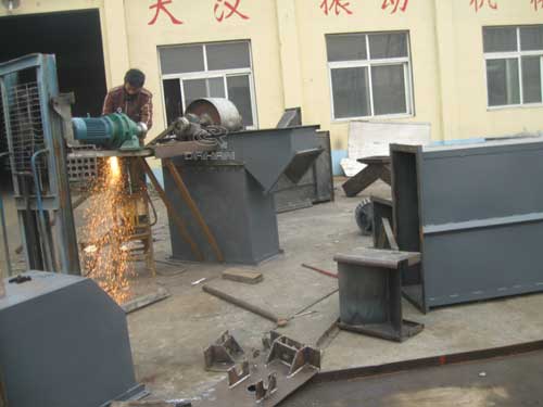 鬥式提升機生產現場