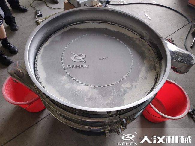 篩分過程中帶有水分的物料會影響篩分效果嗎？