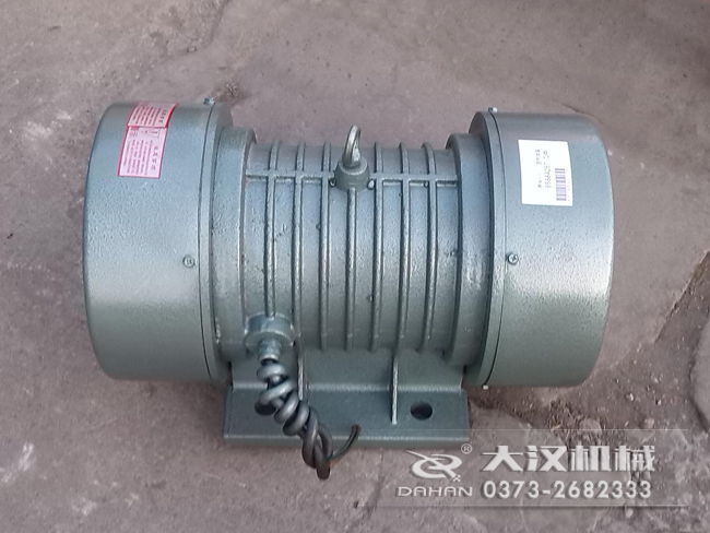 VB振動電機的選型要根據所匹配產品需要的激振大小，進行選擇。