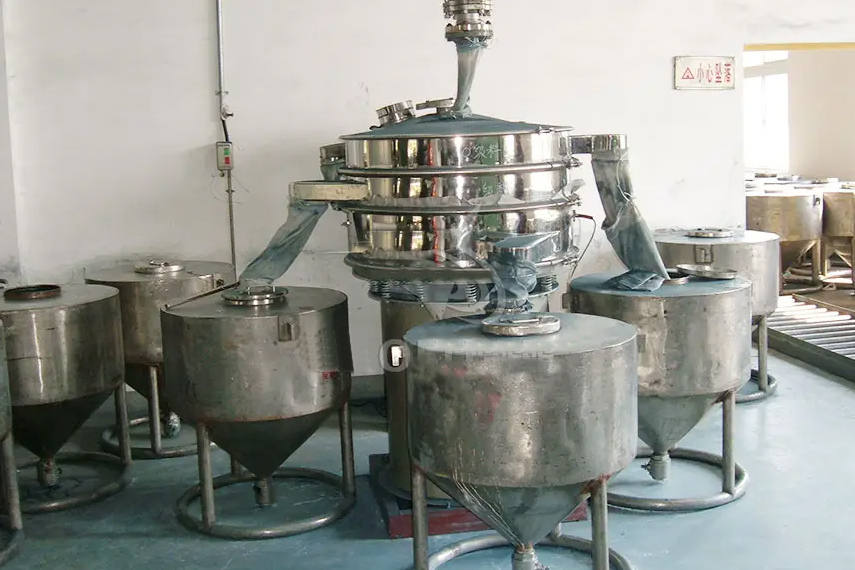 振蕩篩主要特點：換網容易，全封閉模式粉末不飛揚，可連續作業