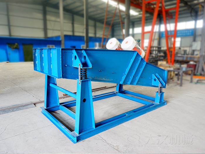 大型振動篩主要是用來篩分煤礦，礦石一些大型的篩分場地中。